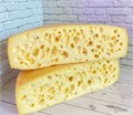 Сыр Эмменталь классический полутвердый 100010